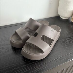 CROCS Women's brown Slide Sandals never worn